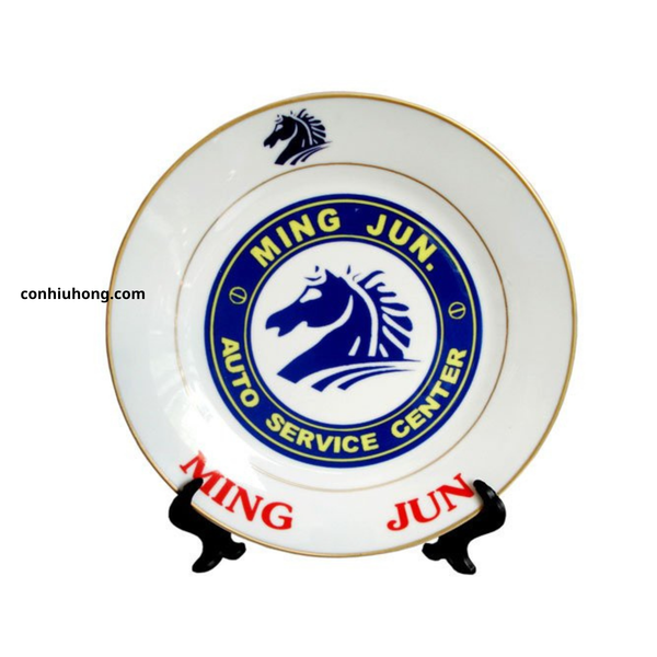 Dịch vụ in đĩa sứ trưng bày theo yêu cầu hình ảnh gia đình sắc nét tại Con Hiu Hồng Gift