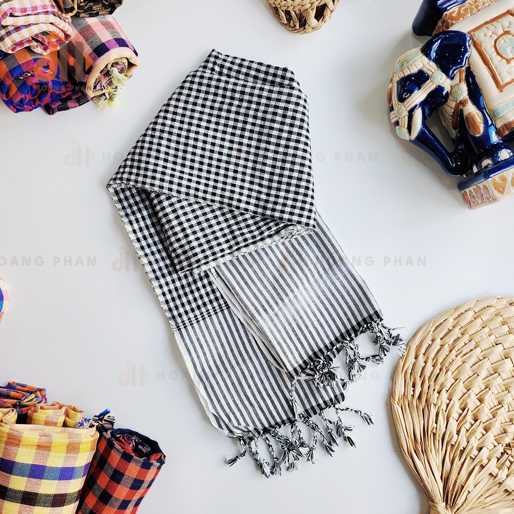 [Quà tặng Văn hoá] Khăn rằn truyền thống caro nhỏ – Ổ GALLERY & SHOP