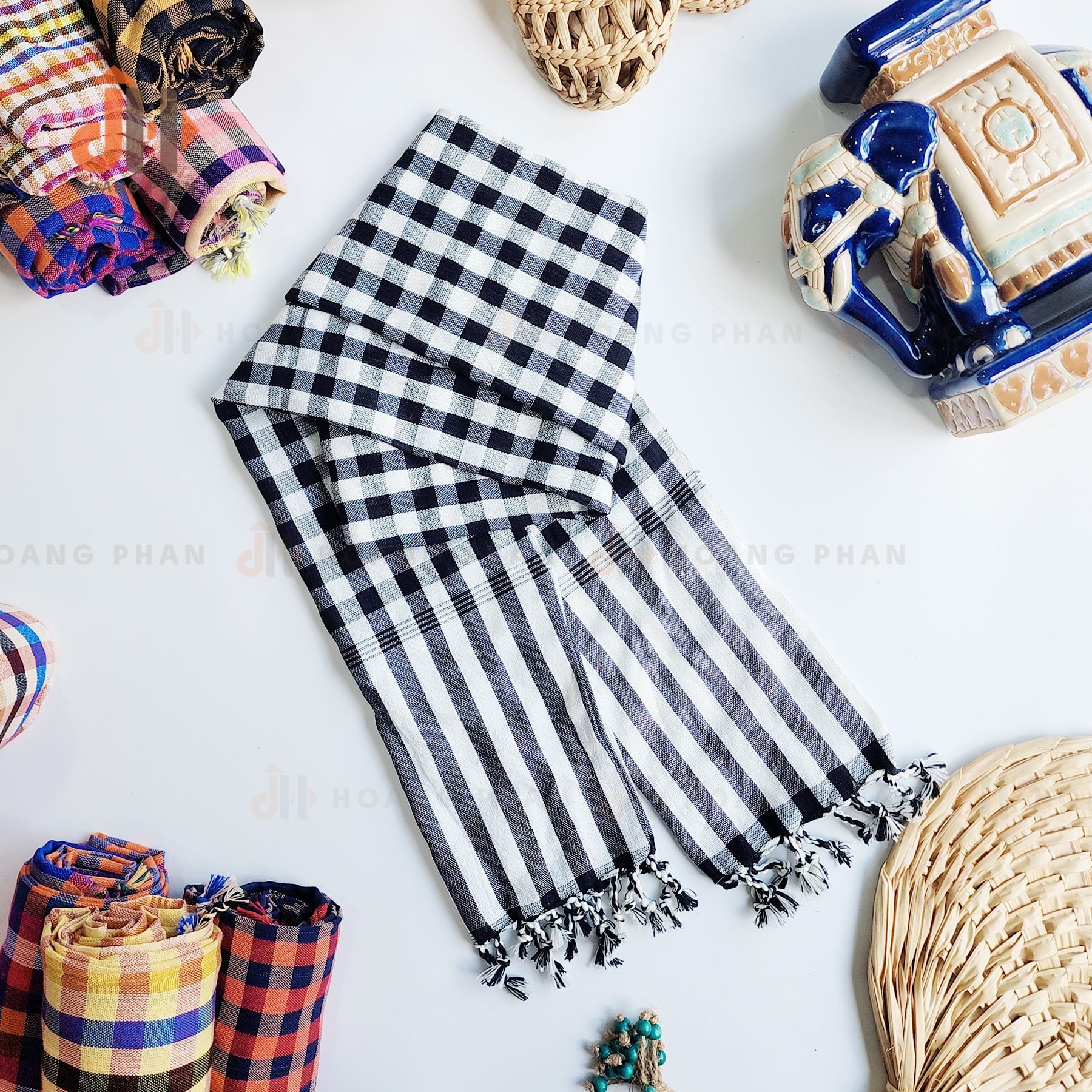 [Quà tặng Văn hoá] Khăn rằn truyền thống caro lớn – Ổ GALLERY & SHOP