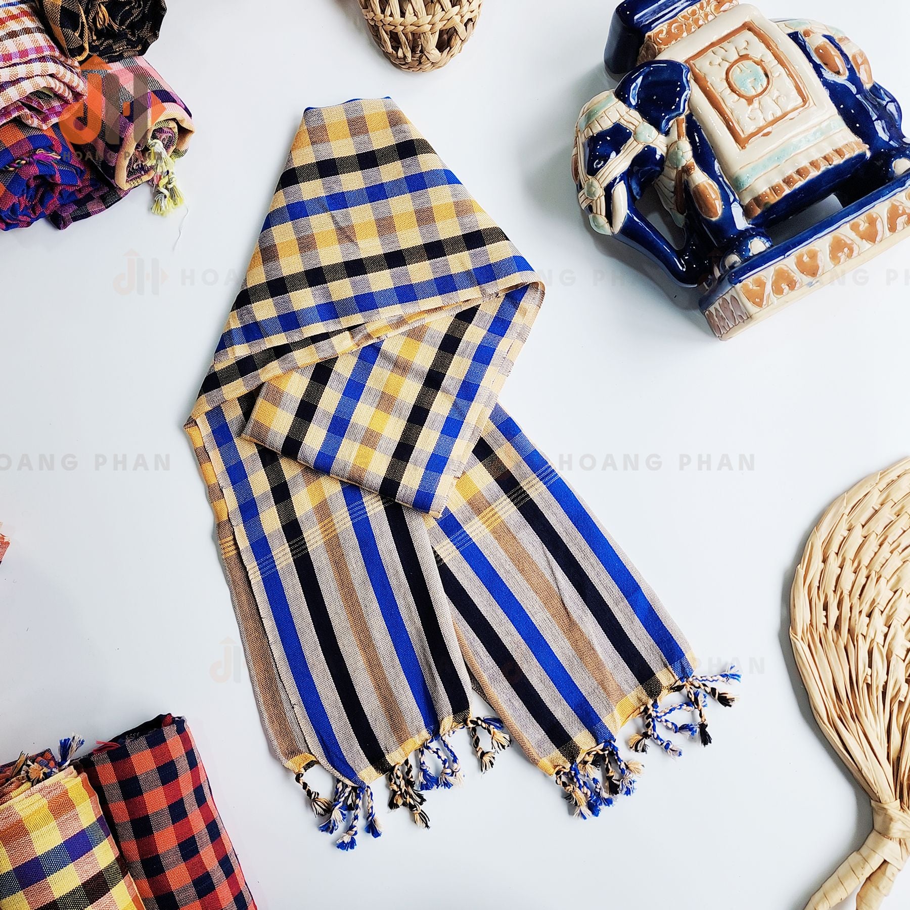 [Quà tặng Văn hoá] Khăn rằn truyền thống caro lớn – Ổ GALLERY & SHOP