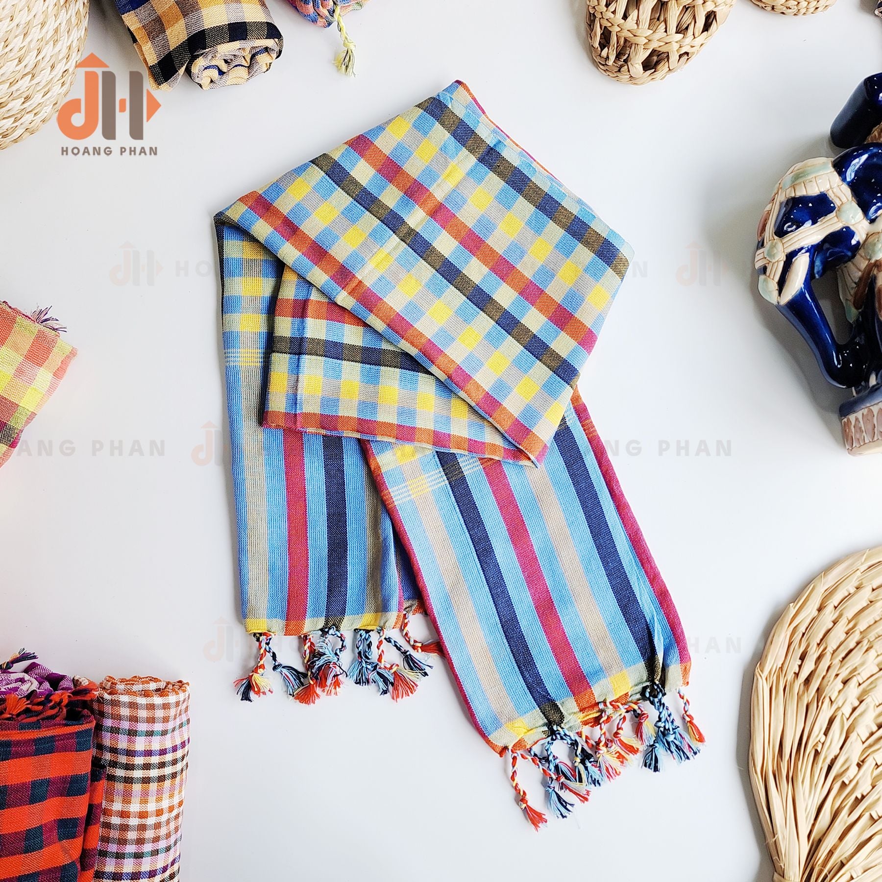 [Quà tặng Văn hoá] Khăn rằn truyền thống caro lớn – Ổ GALLERY & SHOP