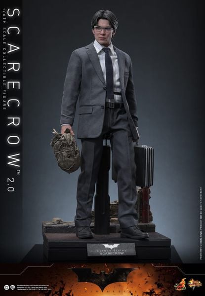 [ĐẶT TRƯỚC] HOT TOYS BATMAN BEGIN : SCARECROW™ 2.0 1/6TH SCALE COLLECTIBLE FIGURE