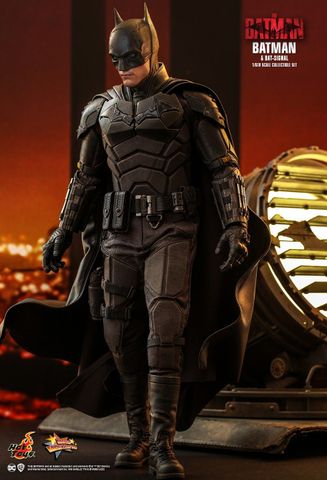 [ ĐÃ PHÁT HÀNH - ORDER ] HOT TOYS MMS641 - THE BATMAN : BATMAN AND BAT-SIGNAL