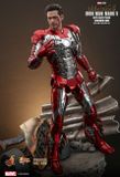 [ĐẶT TRƯỚC] HOT TOYS EXCLUSIVE - HOT TOYS MMS400D18C - IRON MAN 2 IRON MAN MARK V & RACE TRACK DIORAMA BASE