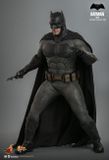 [ĐẶT TRƯỚC]  Hot Toys MMS731 : BATMAN V SUPERMAN: DAWN OF JUSTICE BATMAN (2.0) - NORMAL VERSION