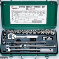 610161 - SOCKET WRENCH SET 25.4MM/SQ, 32-65MM 8SOCKET & 5TOOL #240M