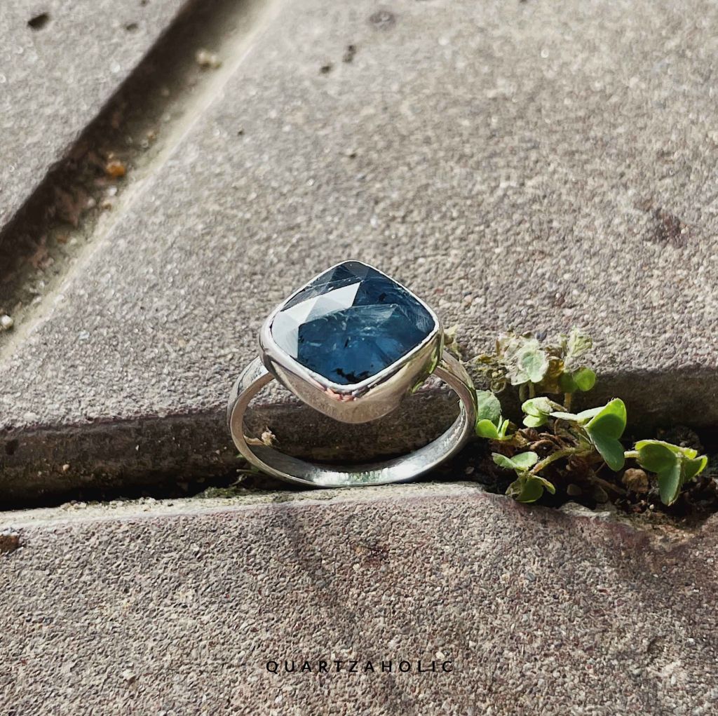 Nhẫn Freeset Rose Cut Kyanite