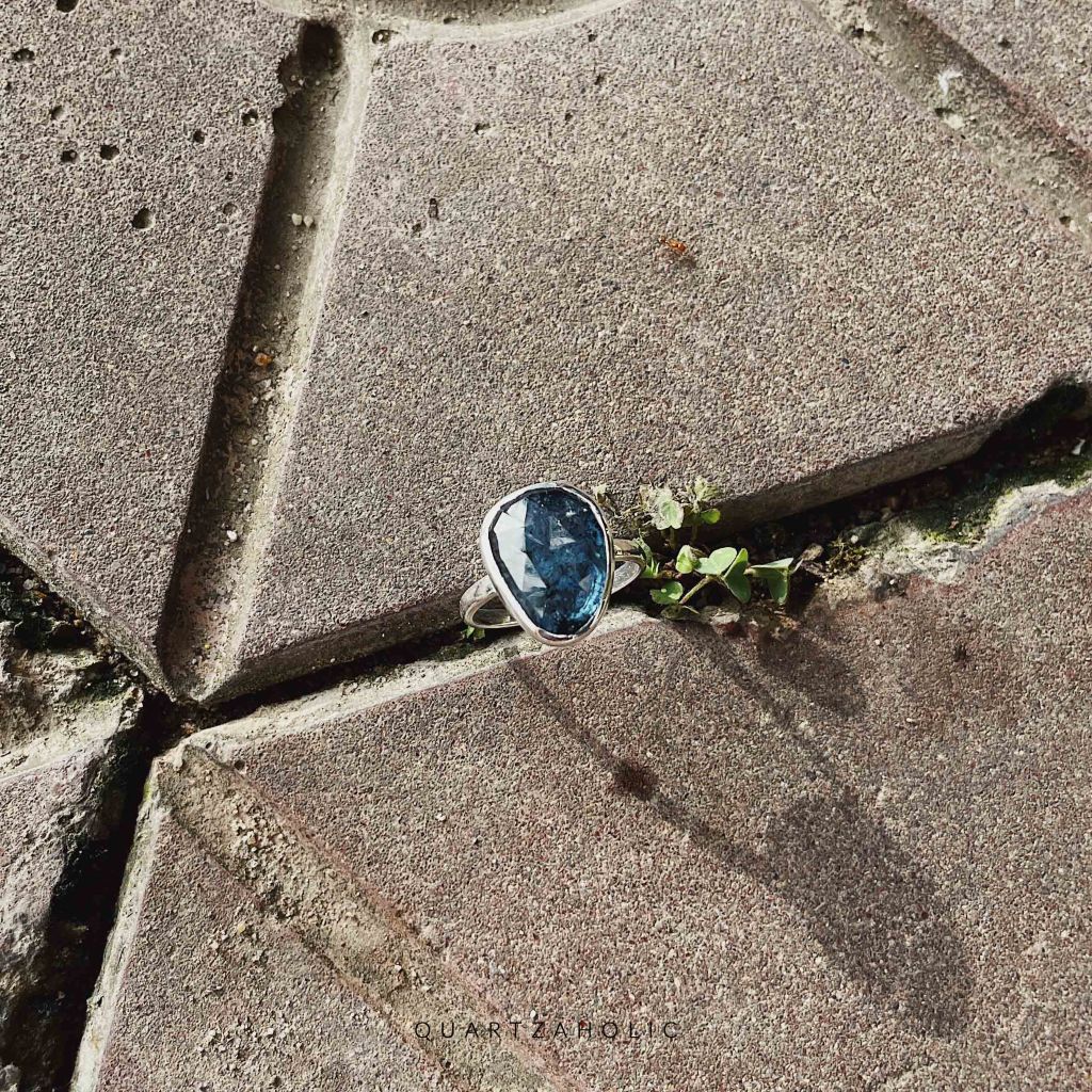 Nhẫn Freeset Rose Cut Kyanite