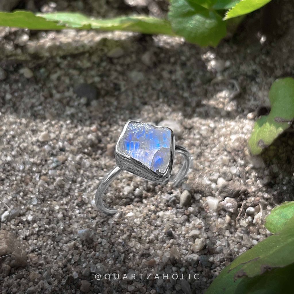Nhẫn Freeset Raw Moonstone