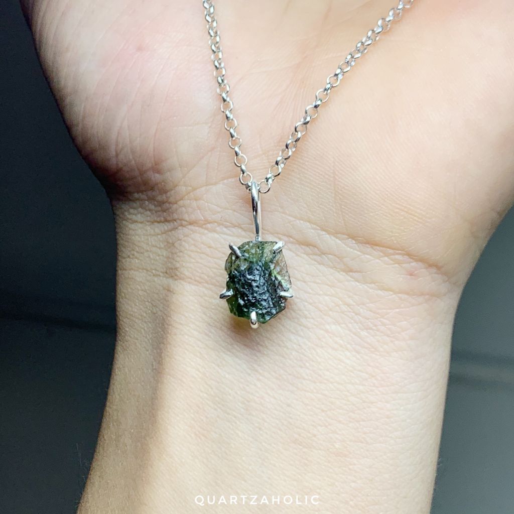Mặt Dây Claws Moldavite