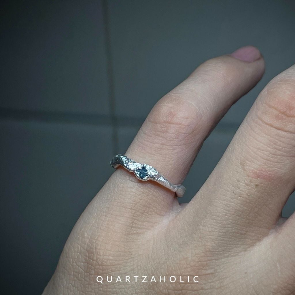 Nhẫn Sapphire Trapped