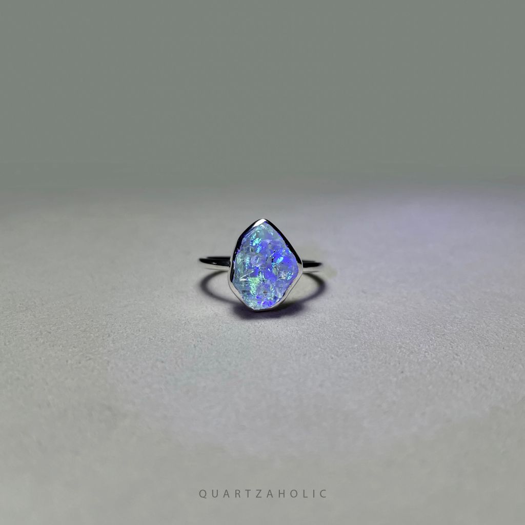Nhẫn Freeset Fluorescent Petroleum Quartz