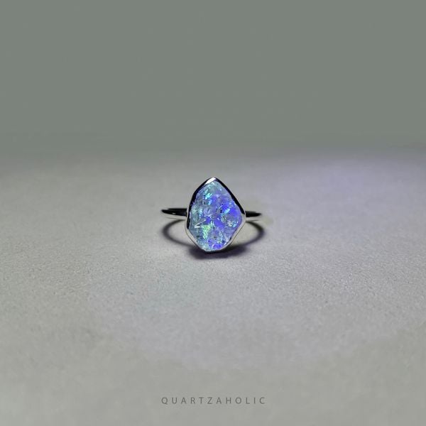  Nhẫn Freeset Fluorescent Petroleum Quartz 