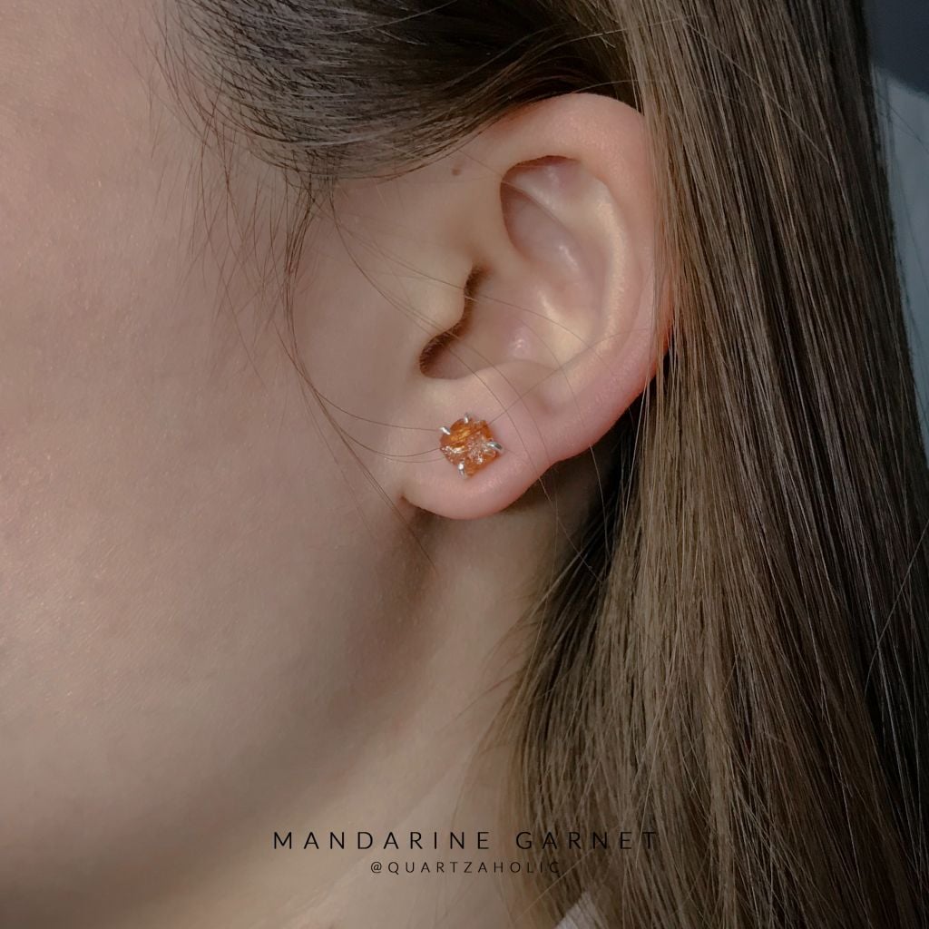 Bông Tai Stud Spessartine Garnet