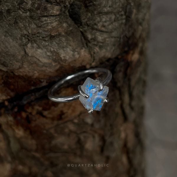  Nhẫn Claws Moonstone 