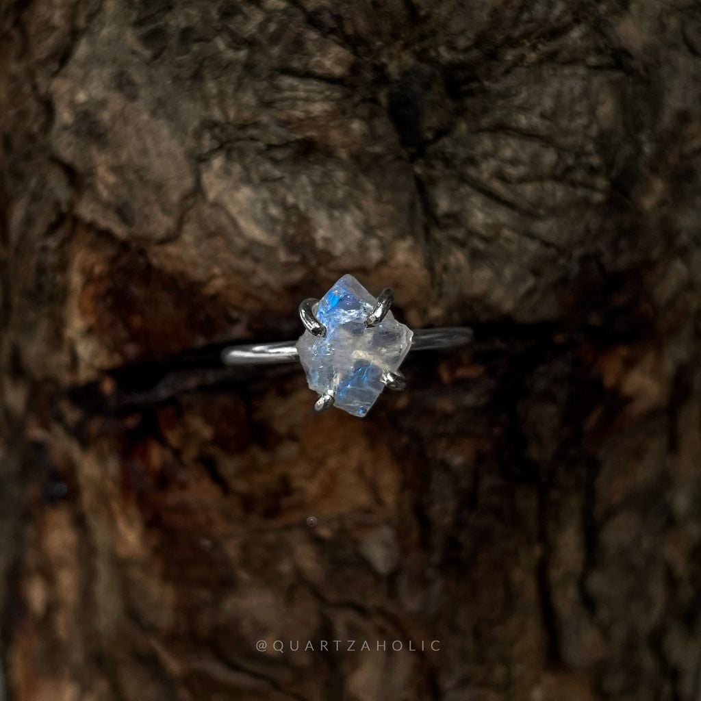 Nhẫn Claws Moonstone