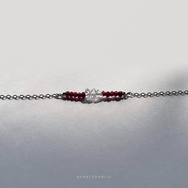  Vòng tay Line Garnet x Herkimer Diamond 