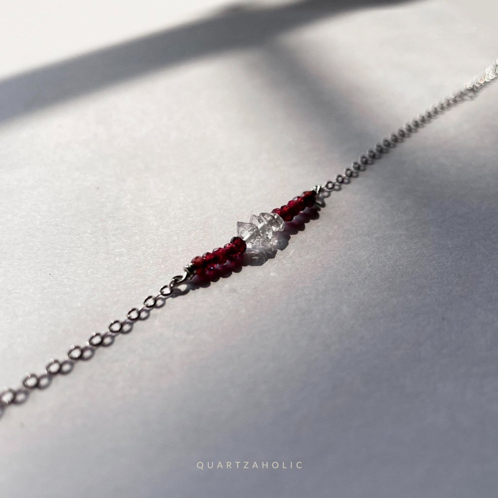 Vòng tay Line Garnet x Herkimer Diamond