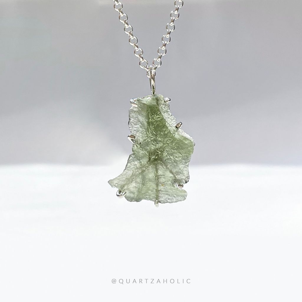 Mặt Dây Claws Moldavite