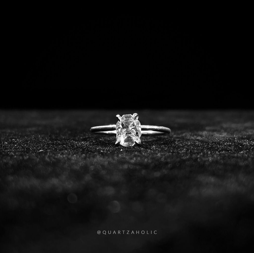 Nhẫn Claws Herkimer Diamond