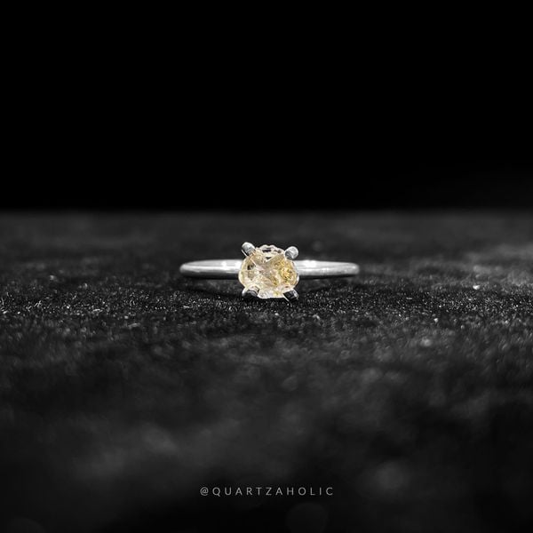  Nhẫn Claws Fluorescent Petroleum Quartz 