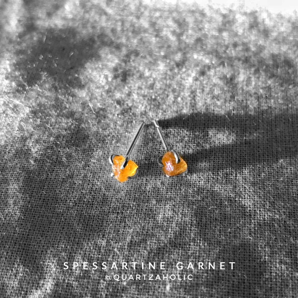 Bông Tai Stud Spessartine Garnet