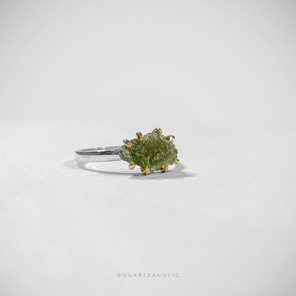 Nhẫn Claws Golver Moldavite