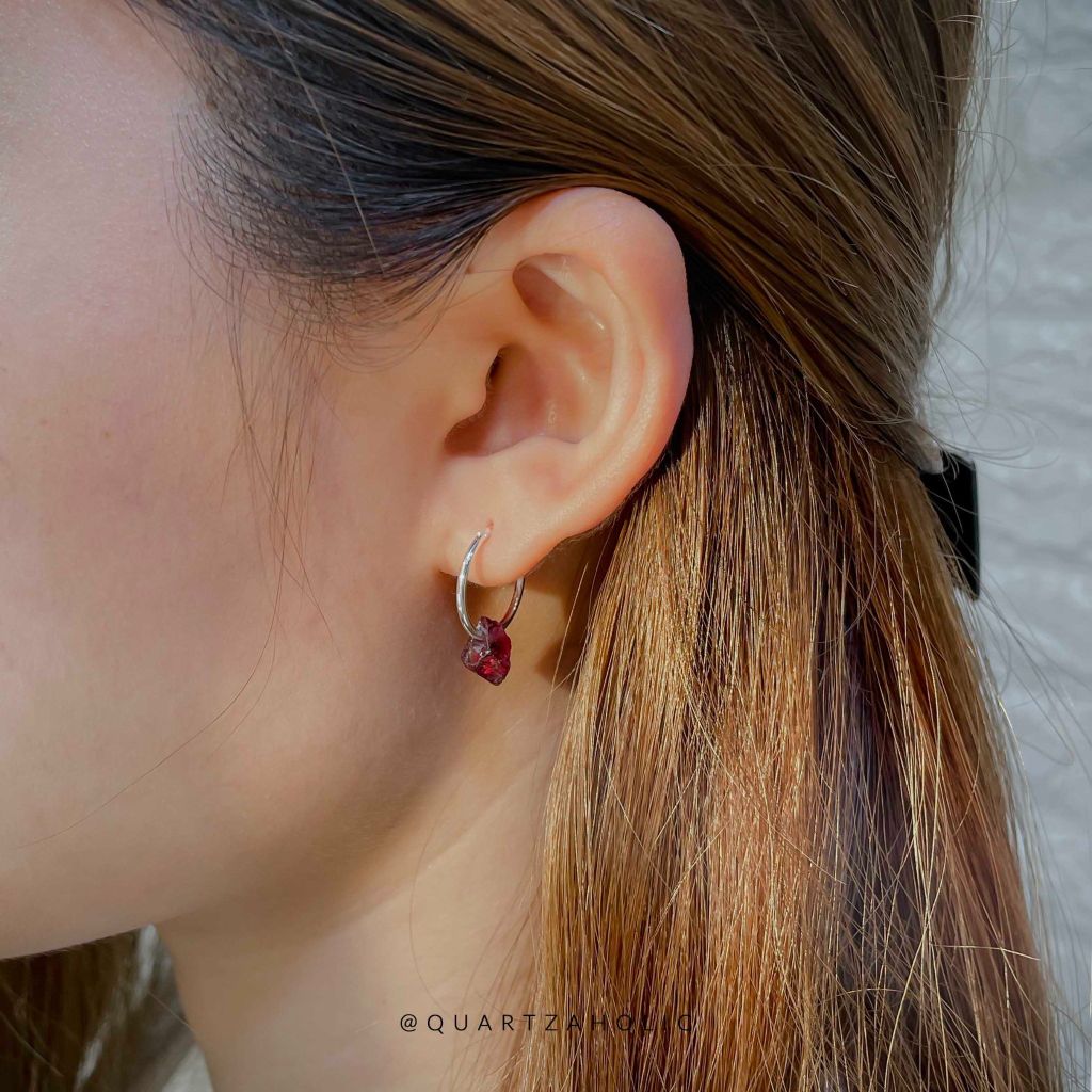 Bông Tai Hoop Garnet