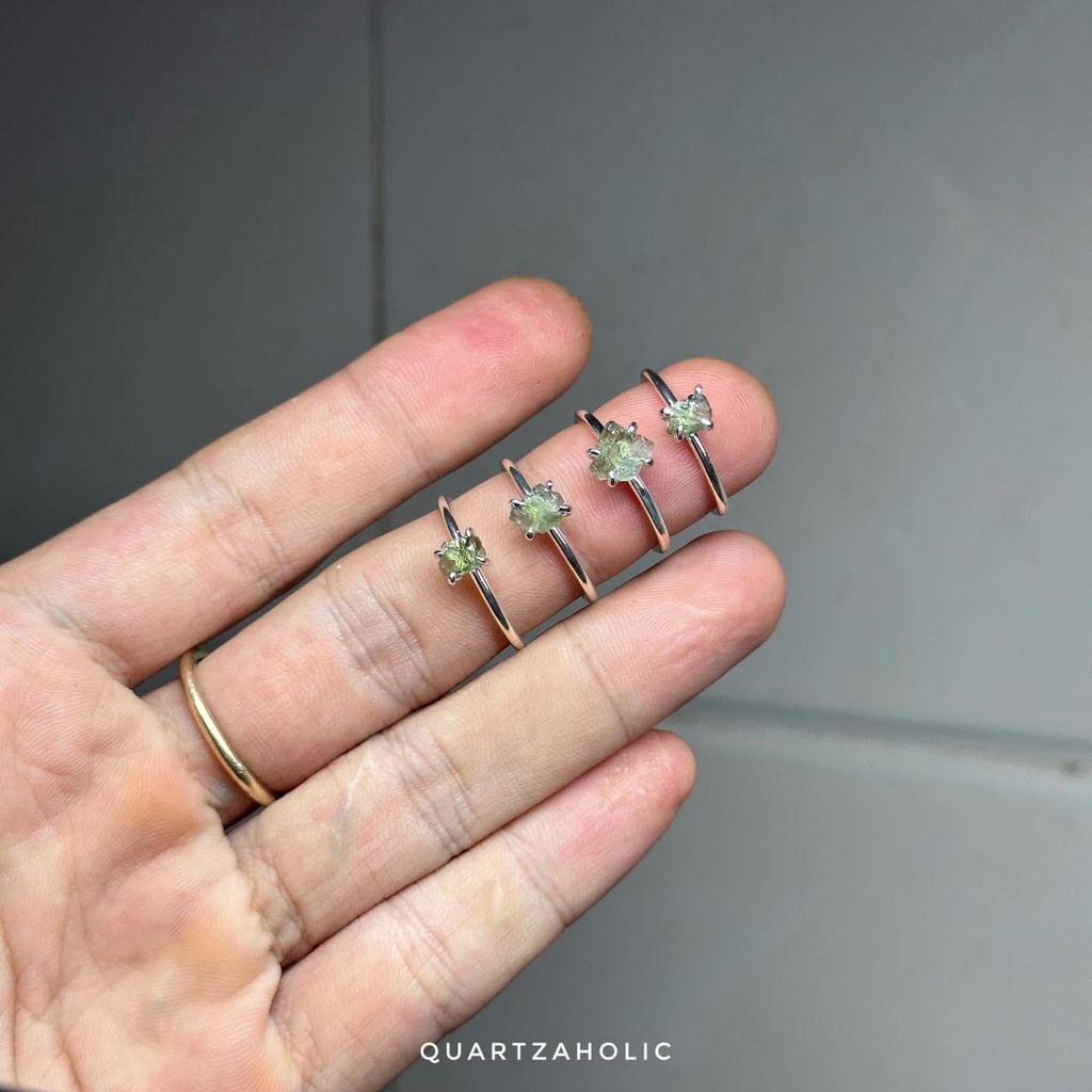 Nhẫn Claws Mini Moldavite