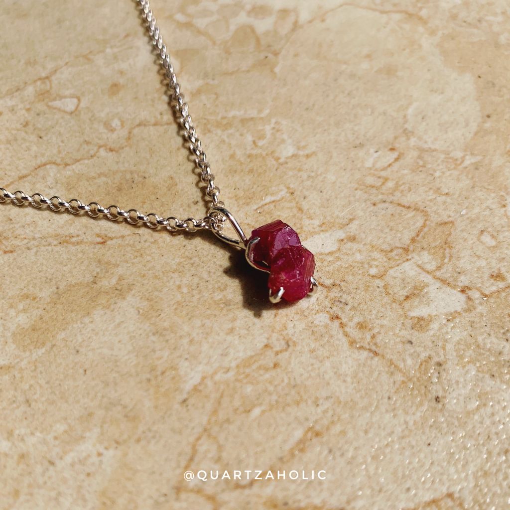 Mặt Dây Claws Ruby
