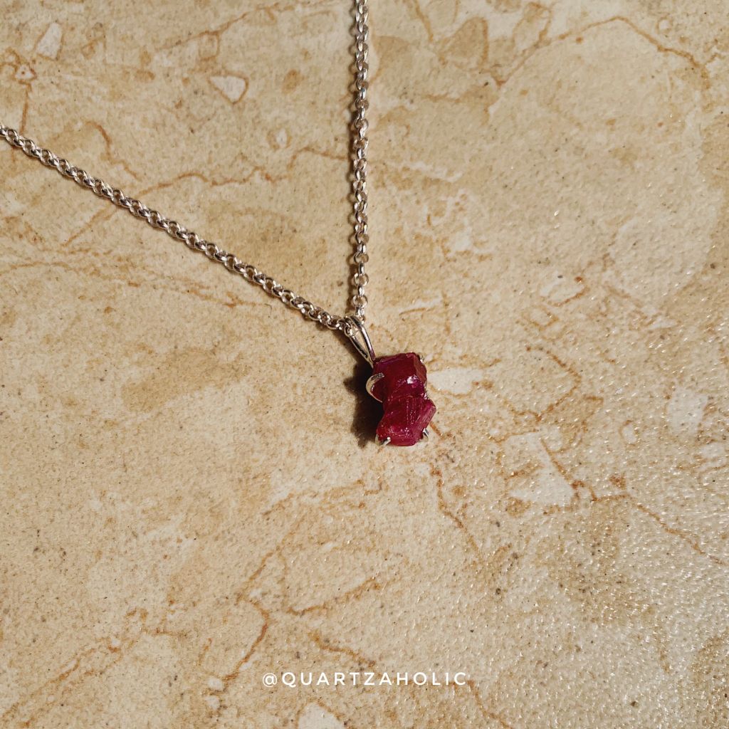 Mặt Dây Claws Ruby