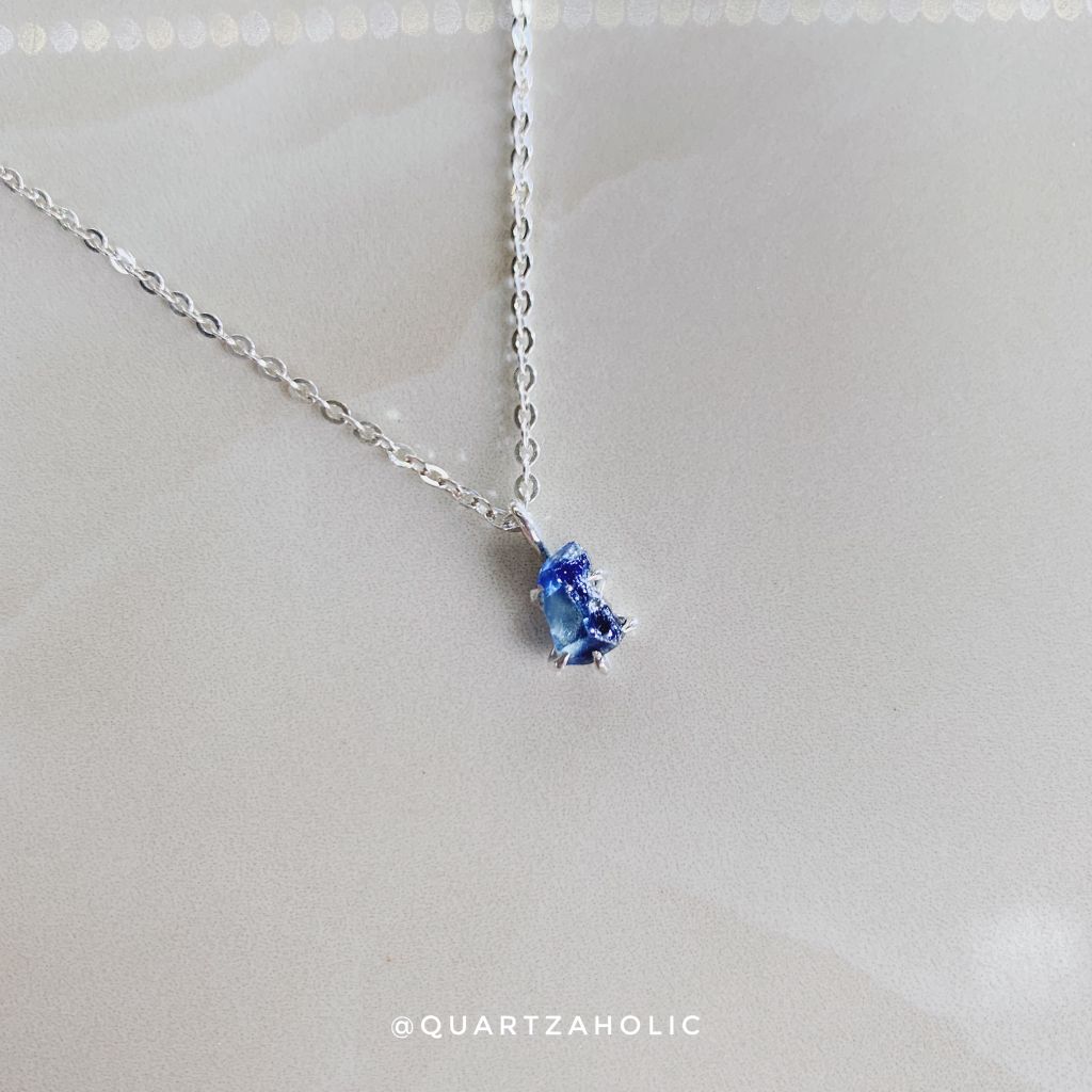 Mặt Dây Freeform Claws Sapphire