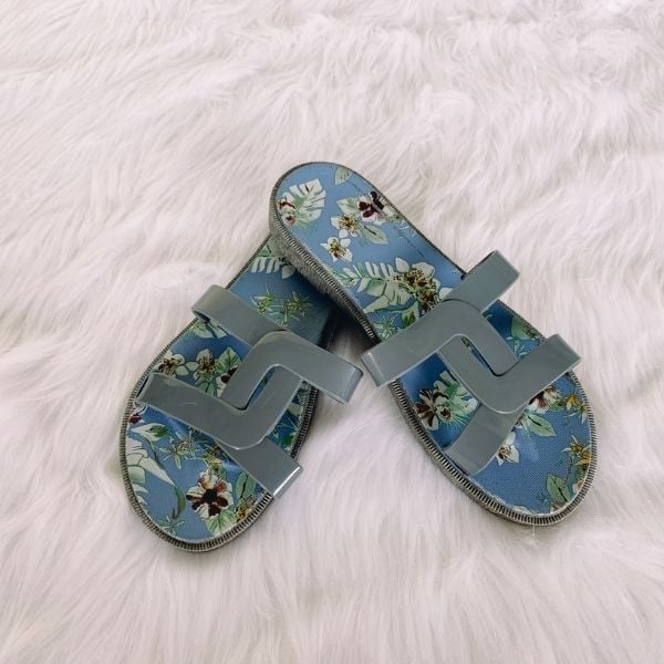 Dép kiểu nữ hoạ tiết nhiều màu