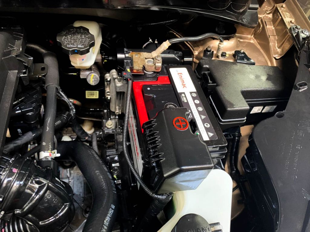 Vệ sinh và Bảo dưỡng khoang máy | Carcare SaiGon