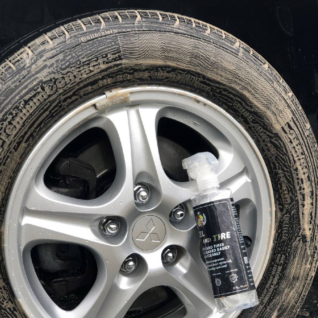 Dung dịch vệ sinh lốp WHEEL AND TIRE 500ml