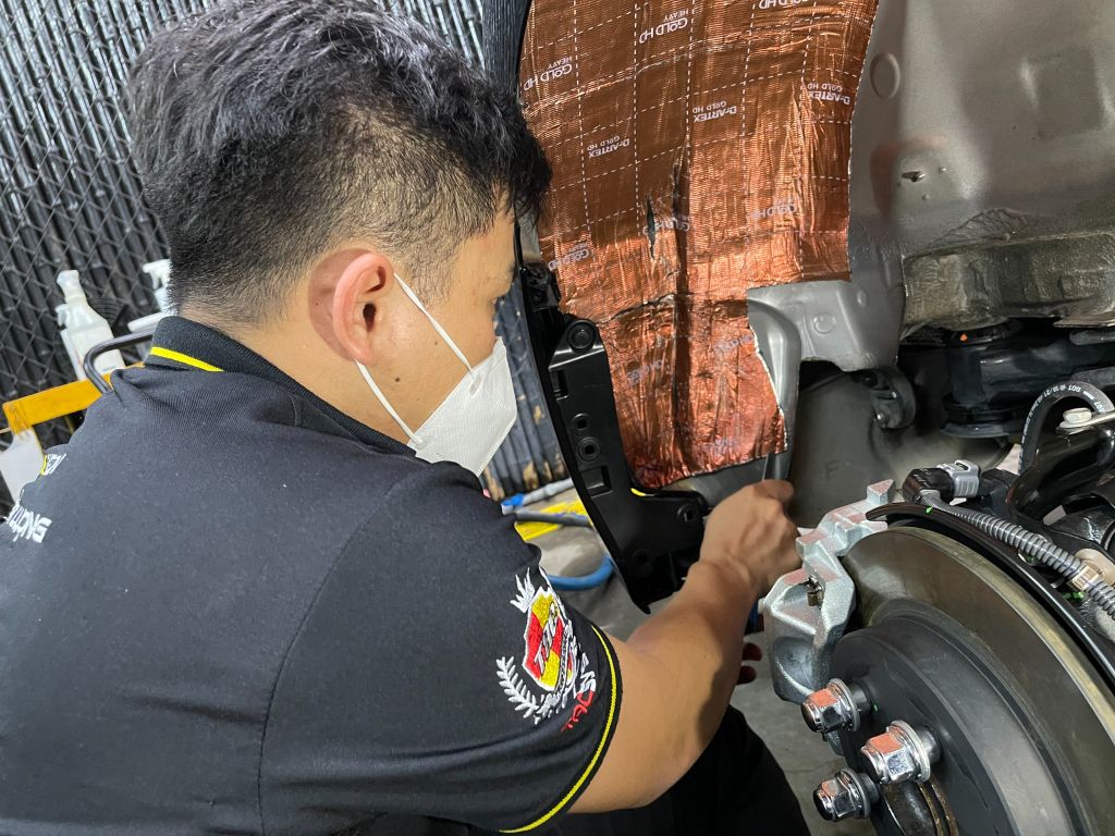 Dán cách âm chống ồn toàn xe |Carcare SaiGon