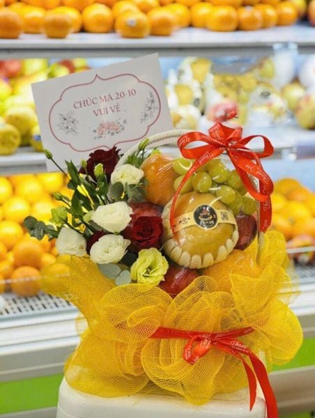 Hoa Hồng: Giỏ Trái Cây Tặng Người Thân - GTC142