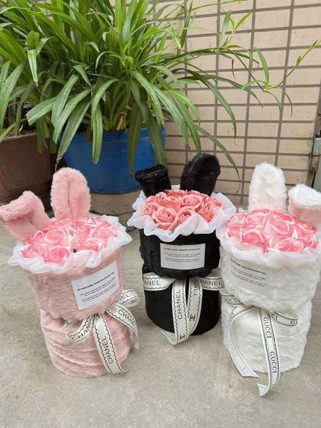 Bó Hoa Sáp Tai Thỏ Hot Trend Nhiều Màu