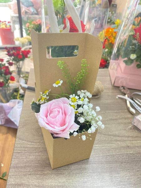 Hoa Hồng: Hộp Hoa 2 Ngăn Mix Hoa & Nước - HH52