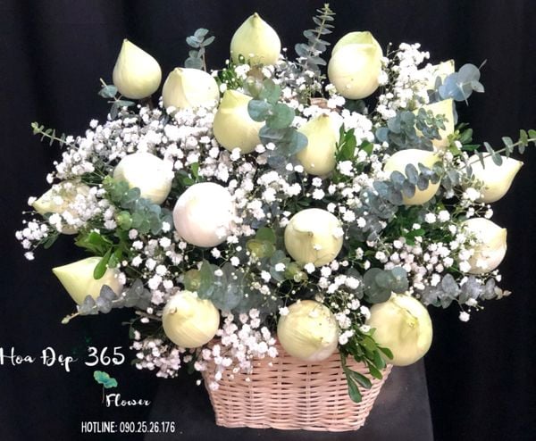 Giỏ Hoa Sen Trắng - HG24