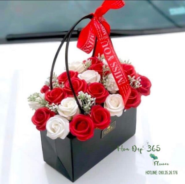 Giỏ Hoa Hồng Sáp - HST04 dưới 500k tại Flosa