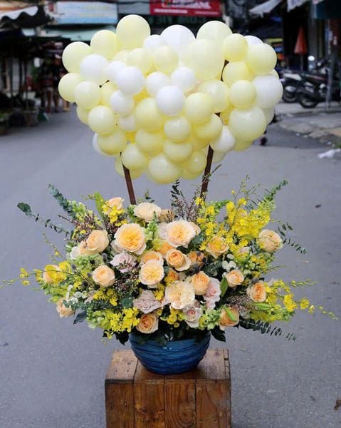 Bình Hoa Bong Bóng Trái Tim Rực Nắng