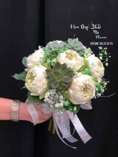 Bó Hoa Cưới Cầm Tay Cô Dâu Sen Trắng - HC16