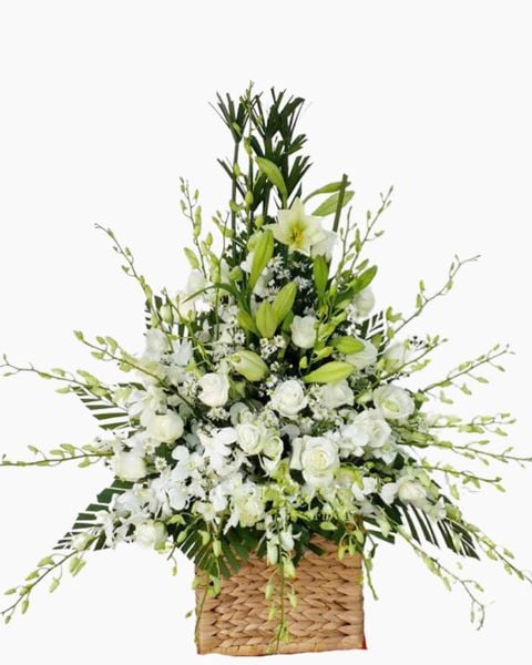 Mẫu Hoa Tươi Màu Trắng sang trọng, nhẹ nhàng, tinh khiết: Giỏ Hoa Viếng Dearly Remembered