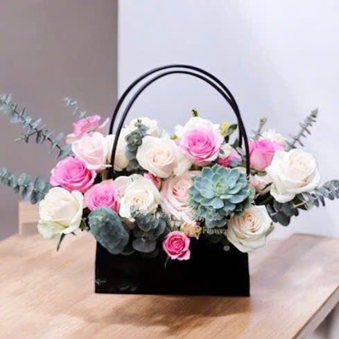 Giỏ Hoa Tình Yêu Đầu