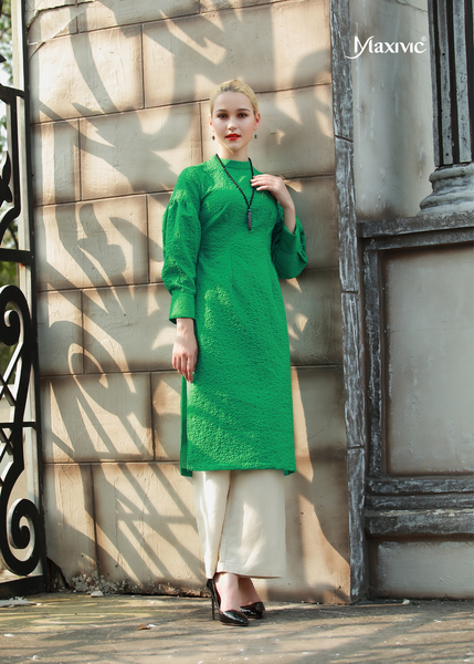 ÁO DÀI LAYA XANH LÁ HOA NỔI MAXIVIC