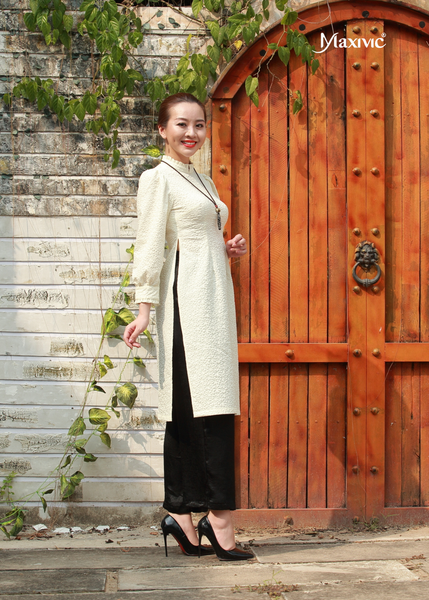 ÁO DÀI LAYA VÀNG KEM HOA NỔI MAXIVIC