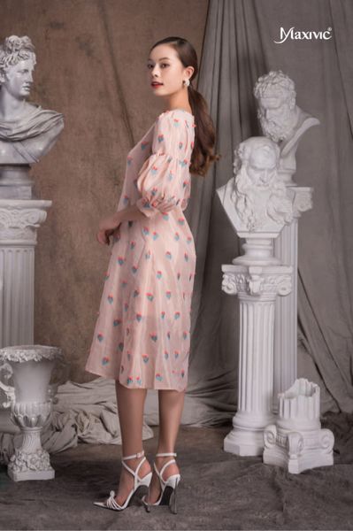 ĐẦM HỒNG STRAWBERRY CLUMP TAY LỒNG ĐÈN DÁNG CHỮ A MAXIVIC