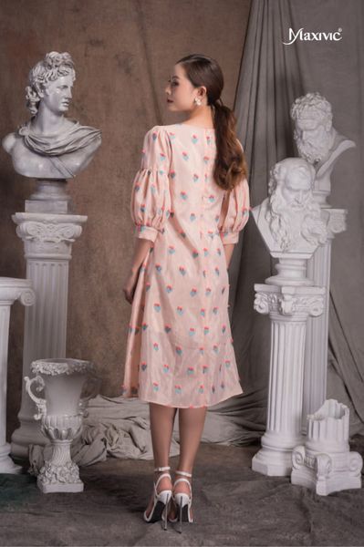 ĐẦM HỒNG STRAWBERRY CLUMP TAY LỒNG ĐÈN DÁNG CHỮ A MAXIVIC