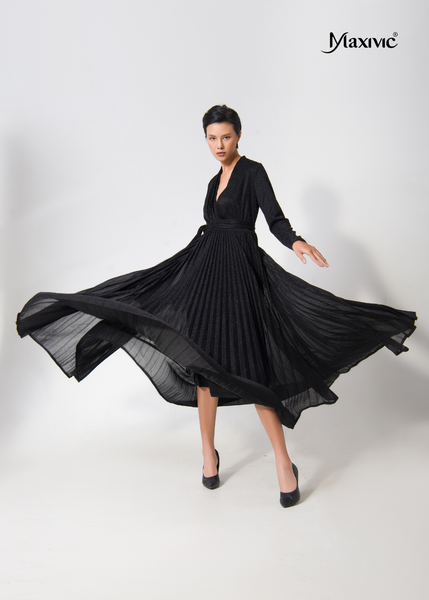 ĐẦM TIỆC ĐEN DÁNG XÒE